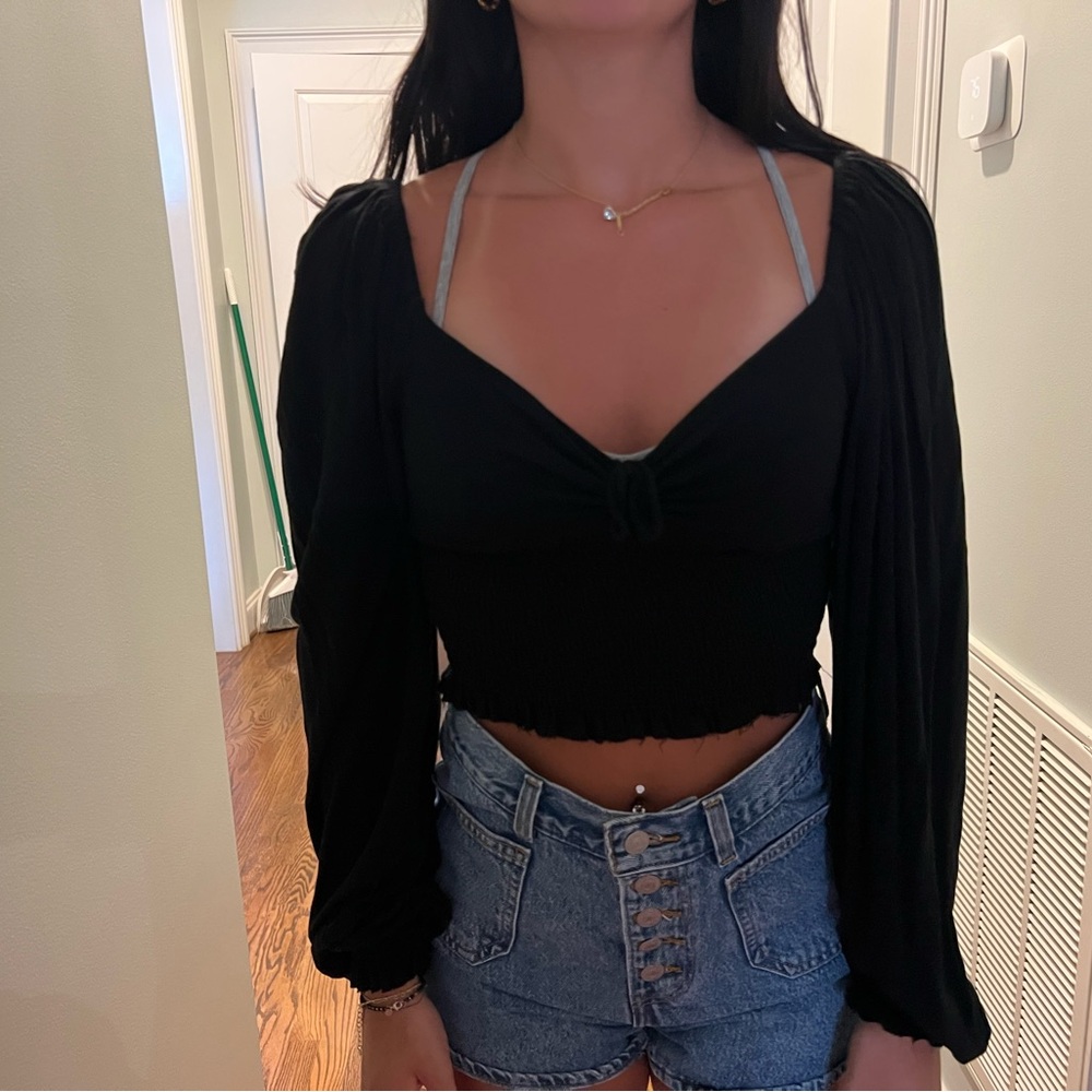 URBAN OUTFITTERS LONG SLEEVE V NECK CROP